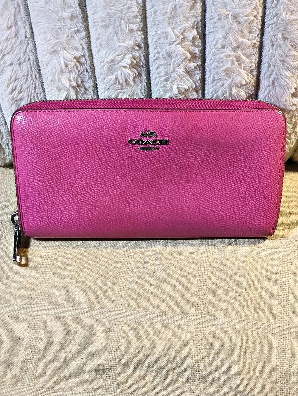 Coach Accordion Zip Wallet in Pink NOW ONLY $35 - Picture 1 of 12